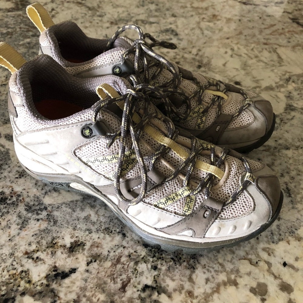 Merrell shoes in EUC